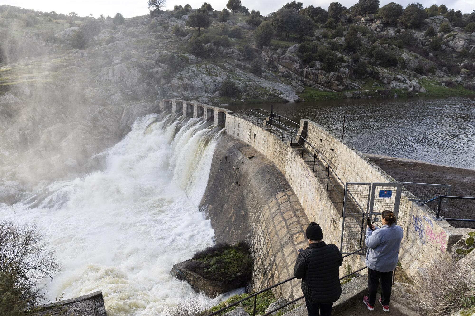 Rio Manzanares Presa del Grajal crecida