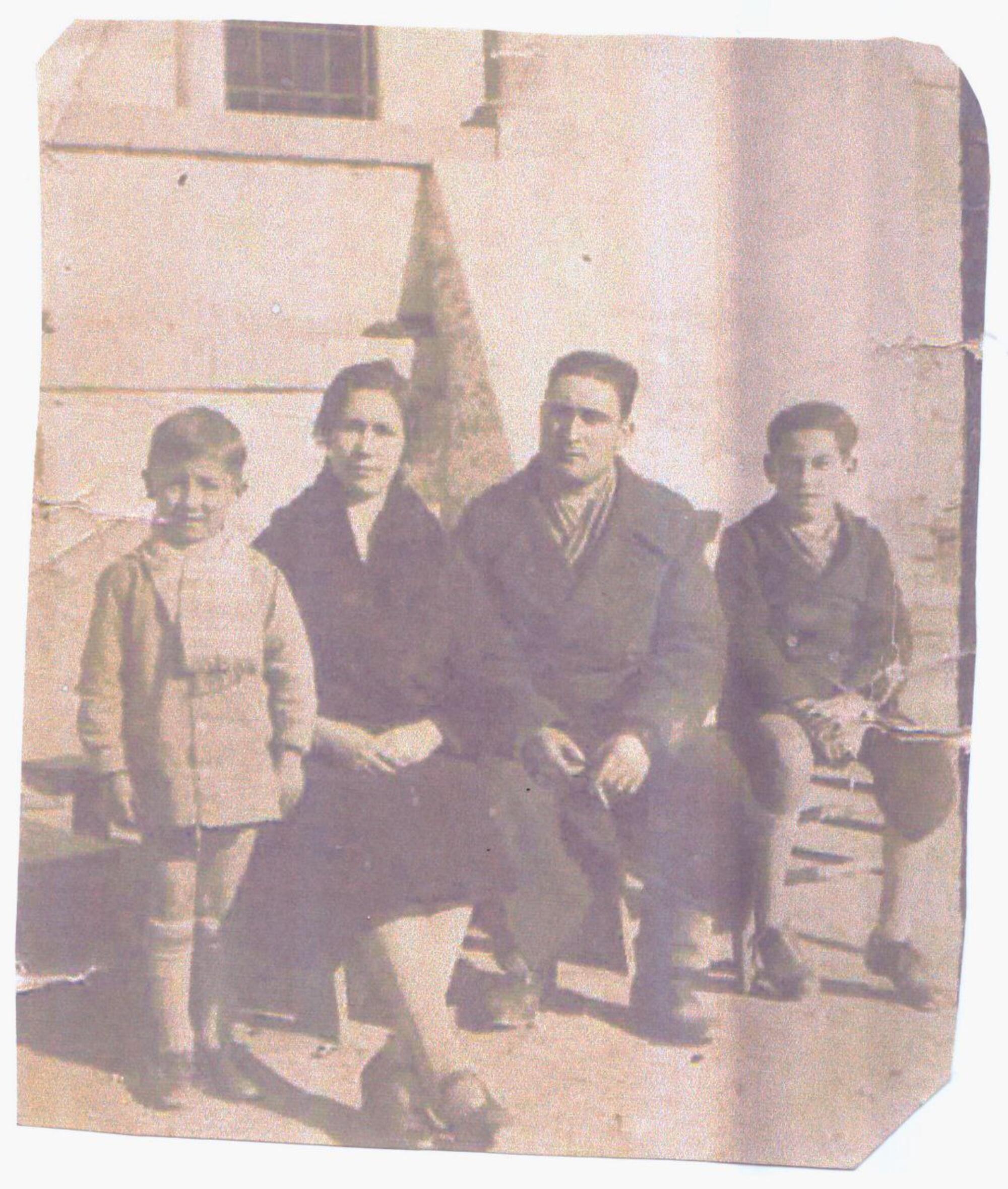 Antonio Rosales y familia