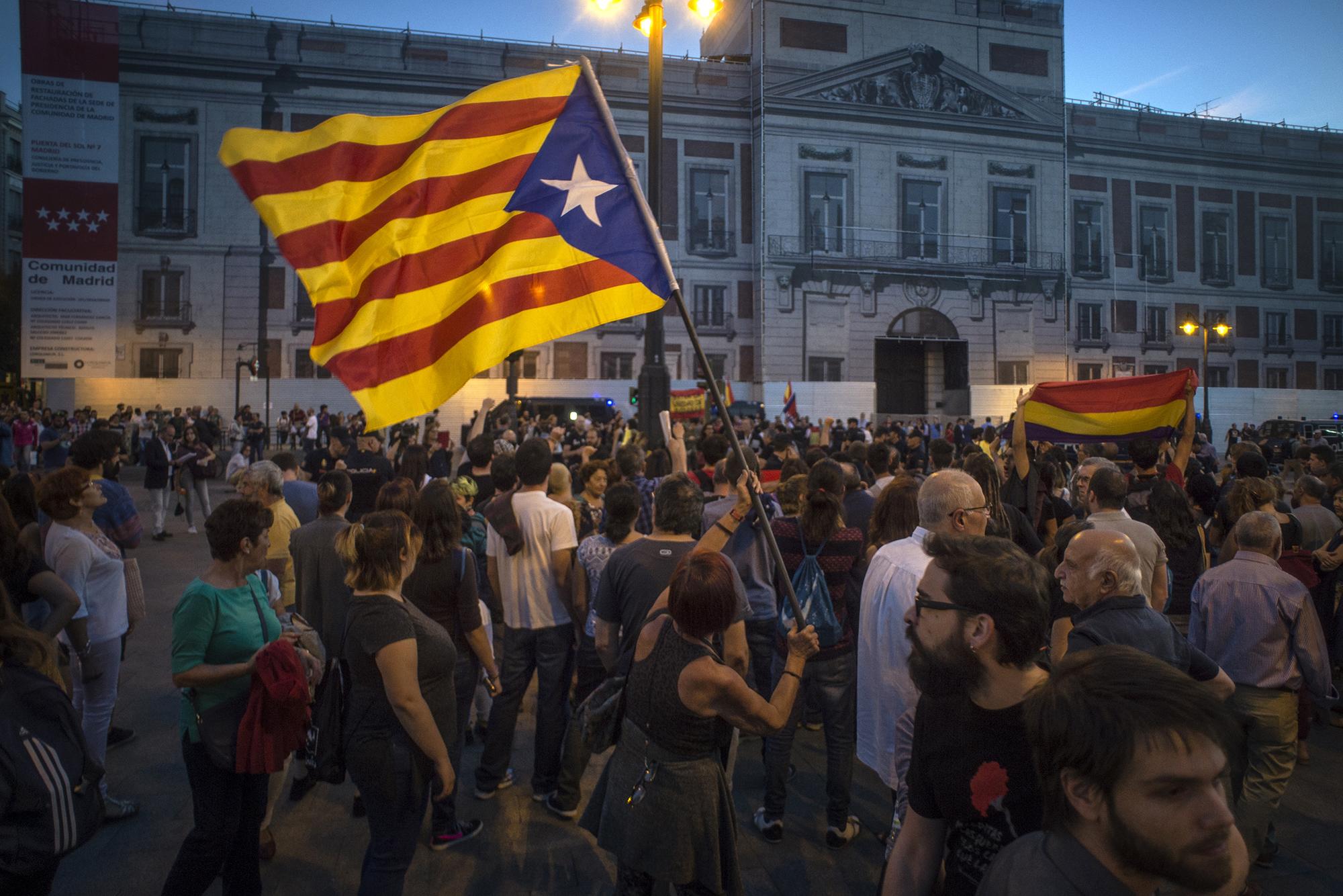 Concentración en Sol en apoyo al pueblo catalán