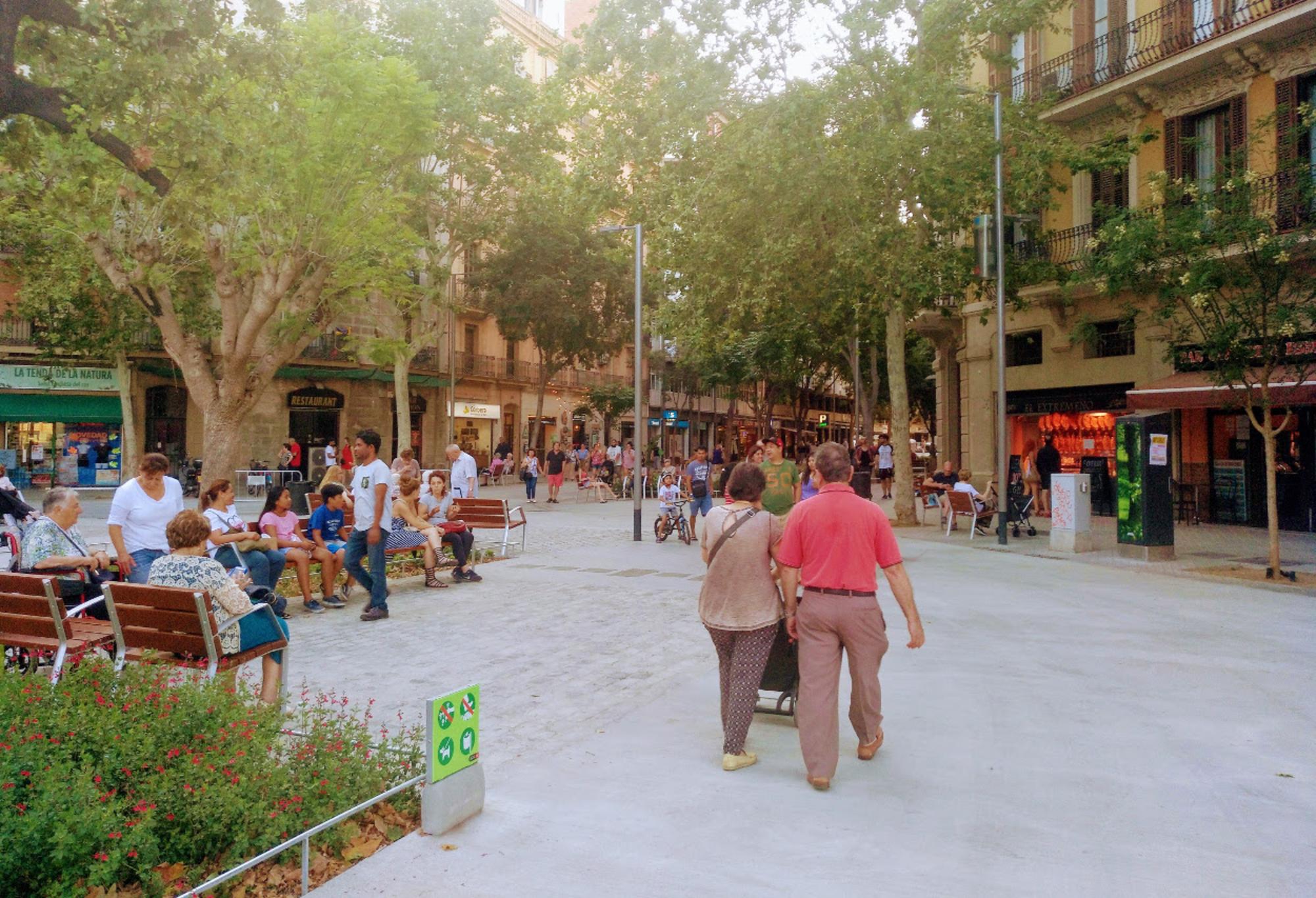 Supermanzana del barrio de Sant Antoni (Barcelona) con entorno pacificado