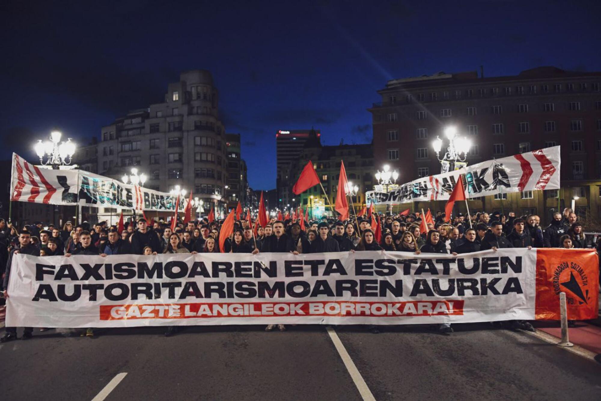 Contra el fascismo, ni un paso atrás: las juventudes socialistas de Euskal Herria convocan marchas en Iruñea y Bilbo - 18