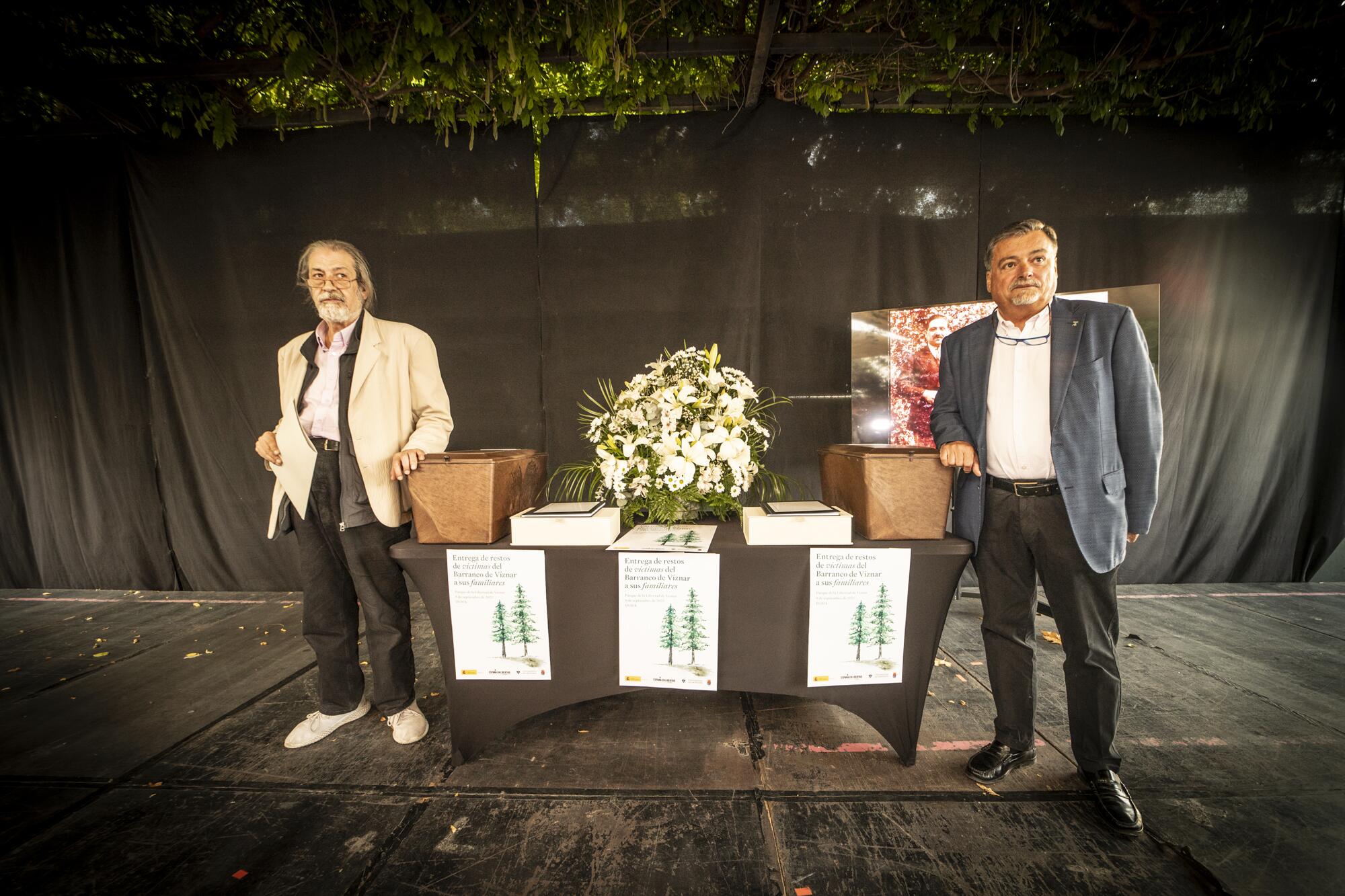Entrega de los restos de Francisco Ruiz Guiraum y Fermín Roldán García a sus familiares - 2