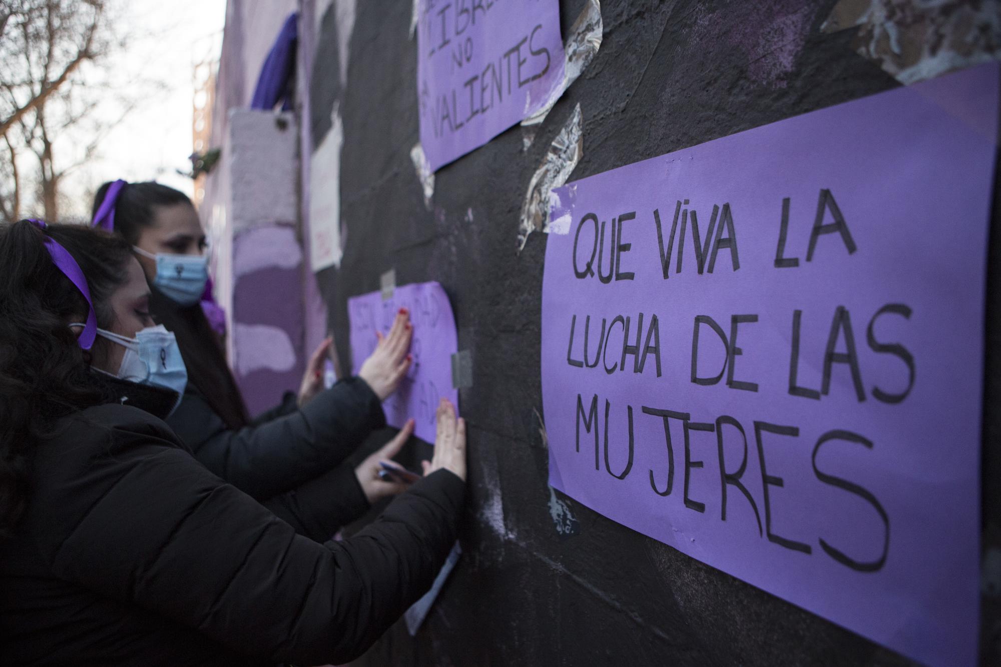 Concentración en el mural feminista de Ciudad Lineal el 8M - 11