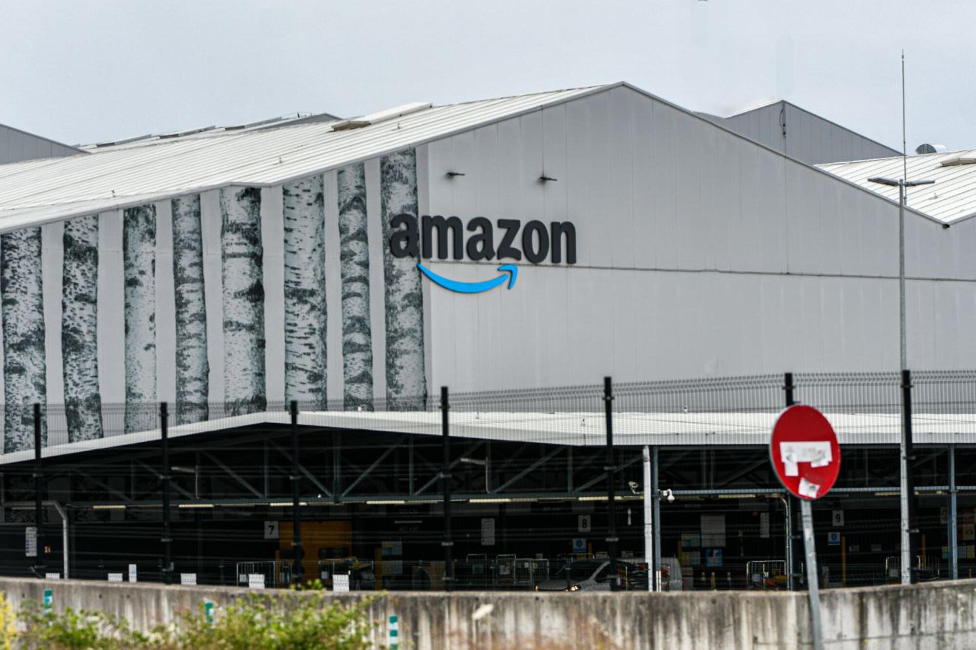 Centro logístico de Amazon en el polígono Trapagaran de Bizkaia