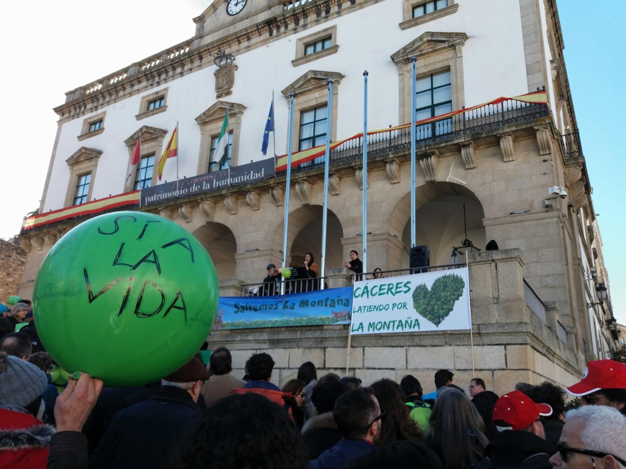 Movilización en Cáceres contra Valdeflores