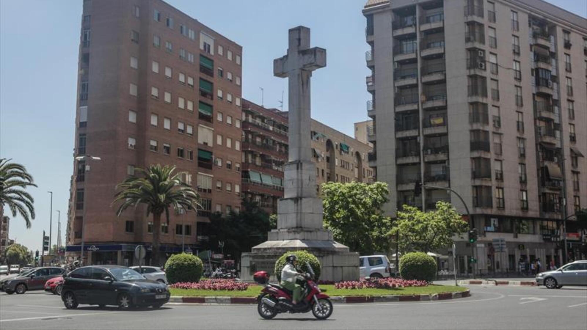 Cruz Caídos Cáceres foto