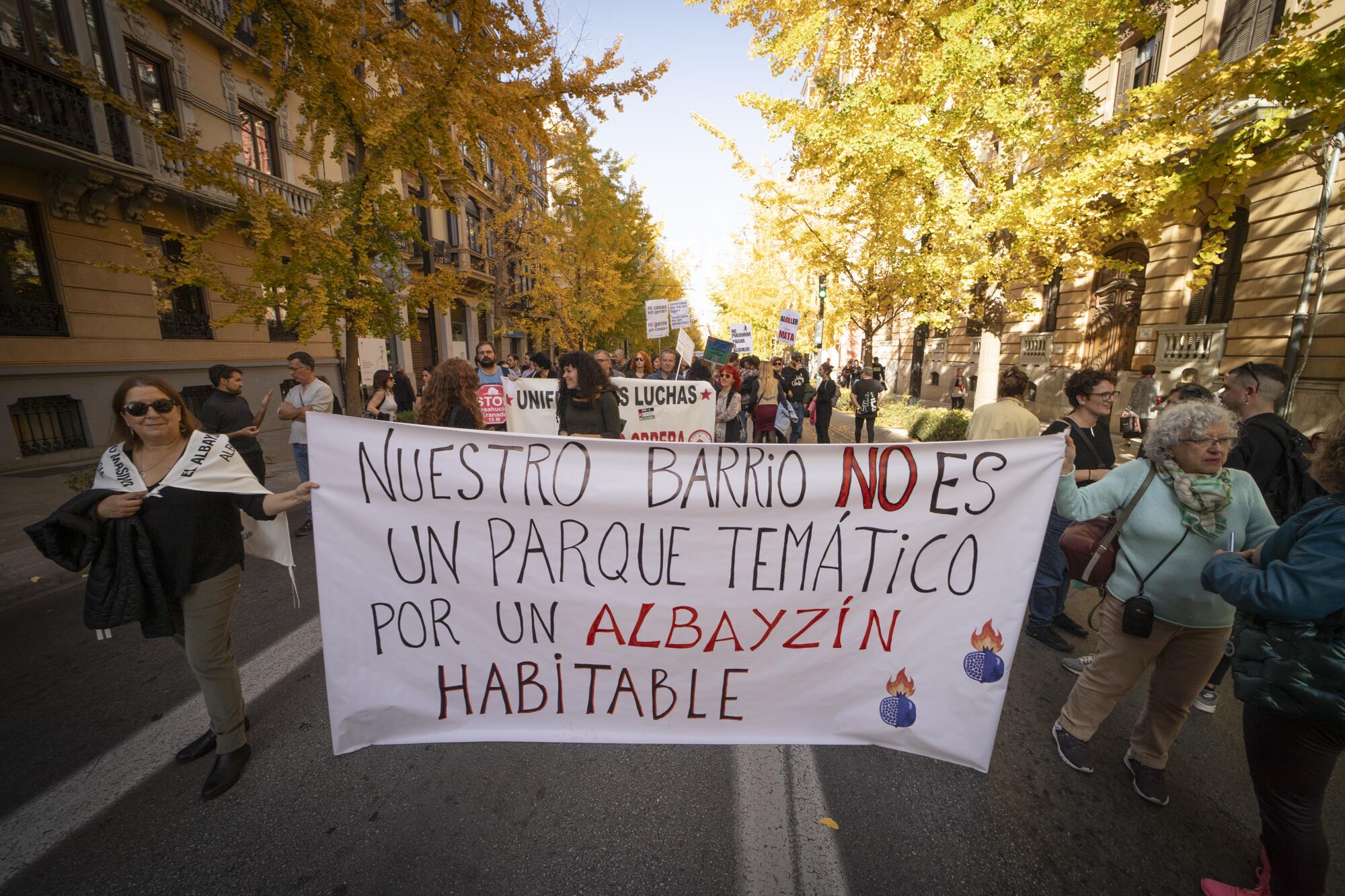 Manifestación contra el negocio especulativo de la vivienda - 12