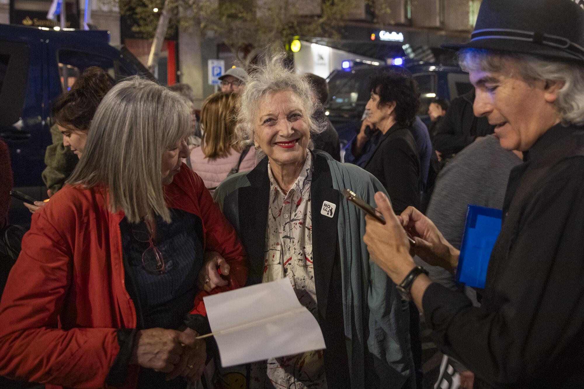 Concentración Génova Ayuso - 2 Marisa Paredes