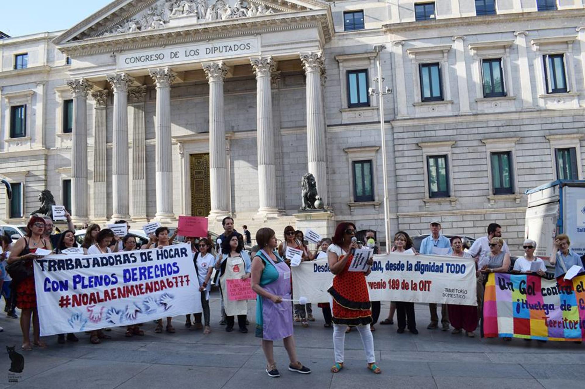 Concentración empleadas hogar en el Congreso en junio de 2018