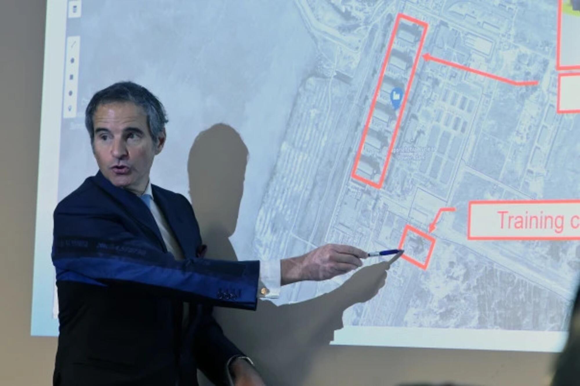 El secretario general de la OIEA, Rafael Grossi, lleva desde marzo de 2022 alertando sobre los peligros en Zaporizhzhia. Sin embargo, la agencia sigue promoviendo la expansión de la energía nuclear. Fuente: OIEA