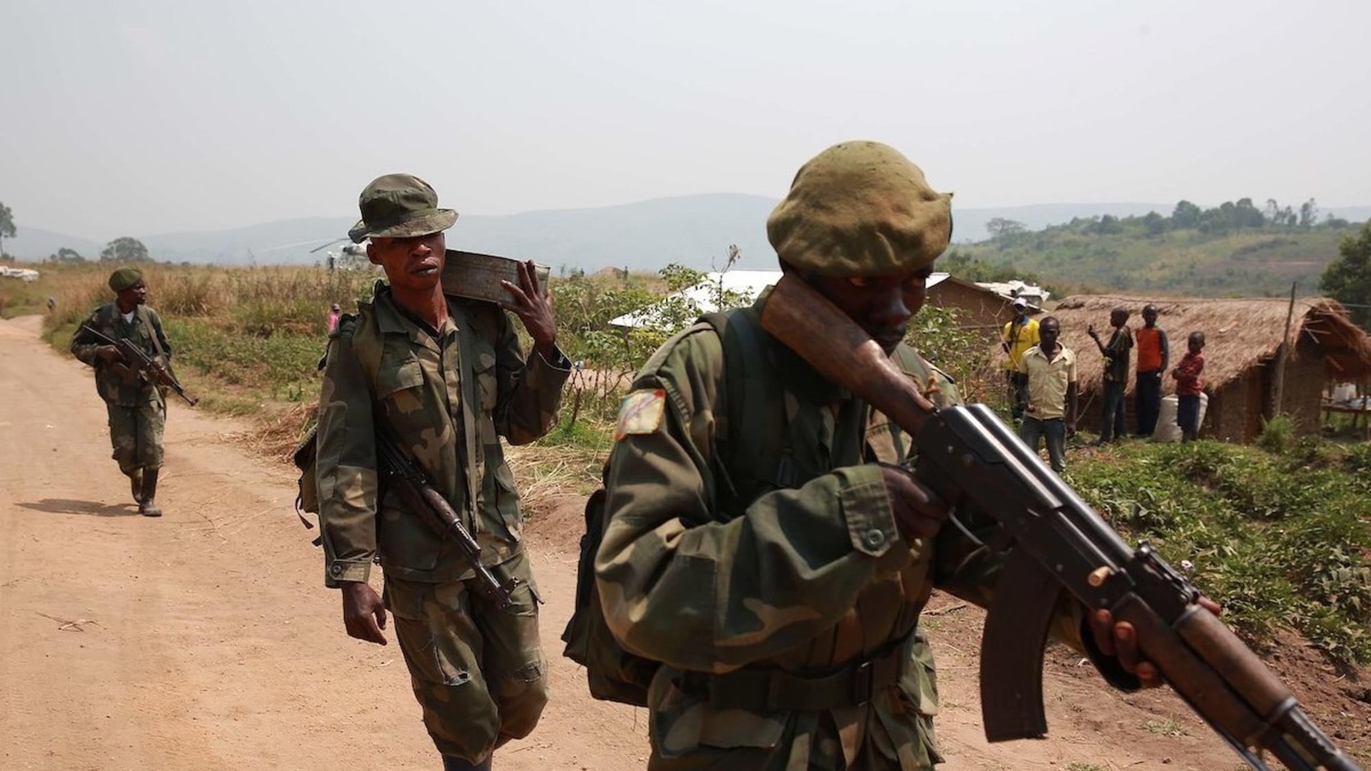 Soldados de las Fuerzas Armadas realizando patrulla en el Congo, 2015. Fuente: Beyond Nuclear International 