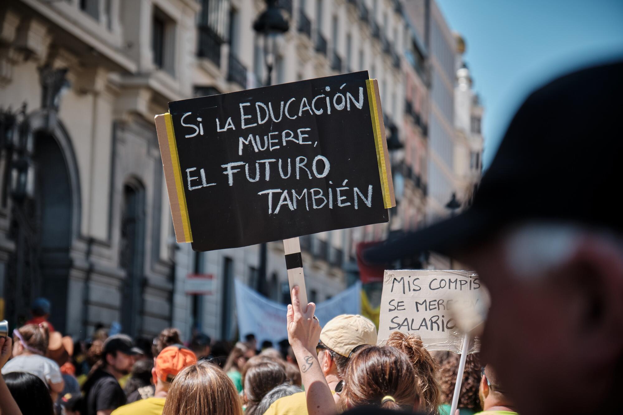 Manifestación Educación Pública 19 abril 26 - 12