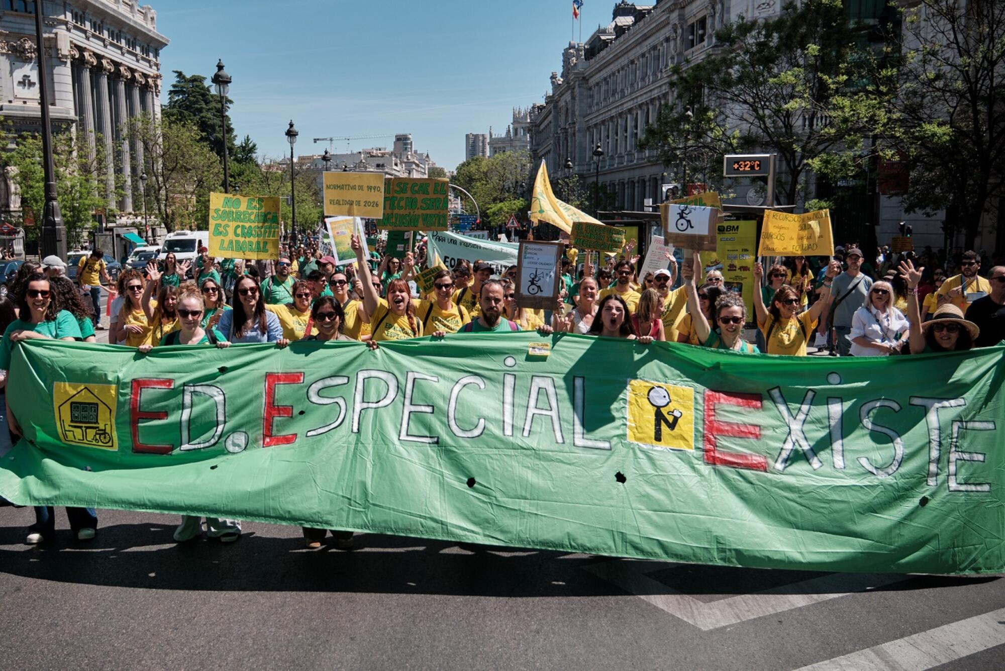 Manifestación Educación Pública 19 abril 26 - 11
