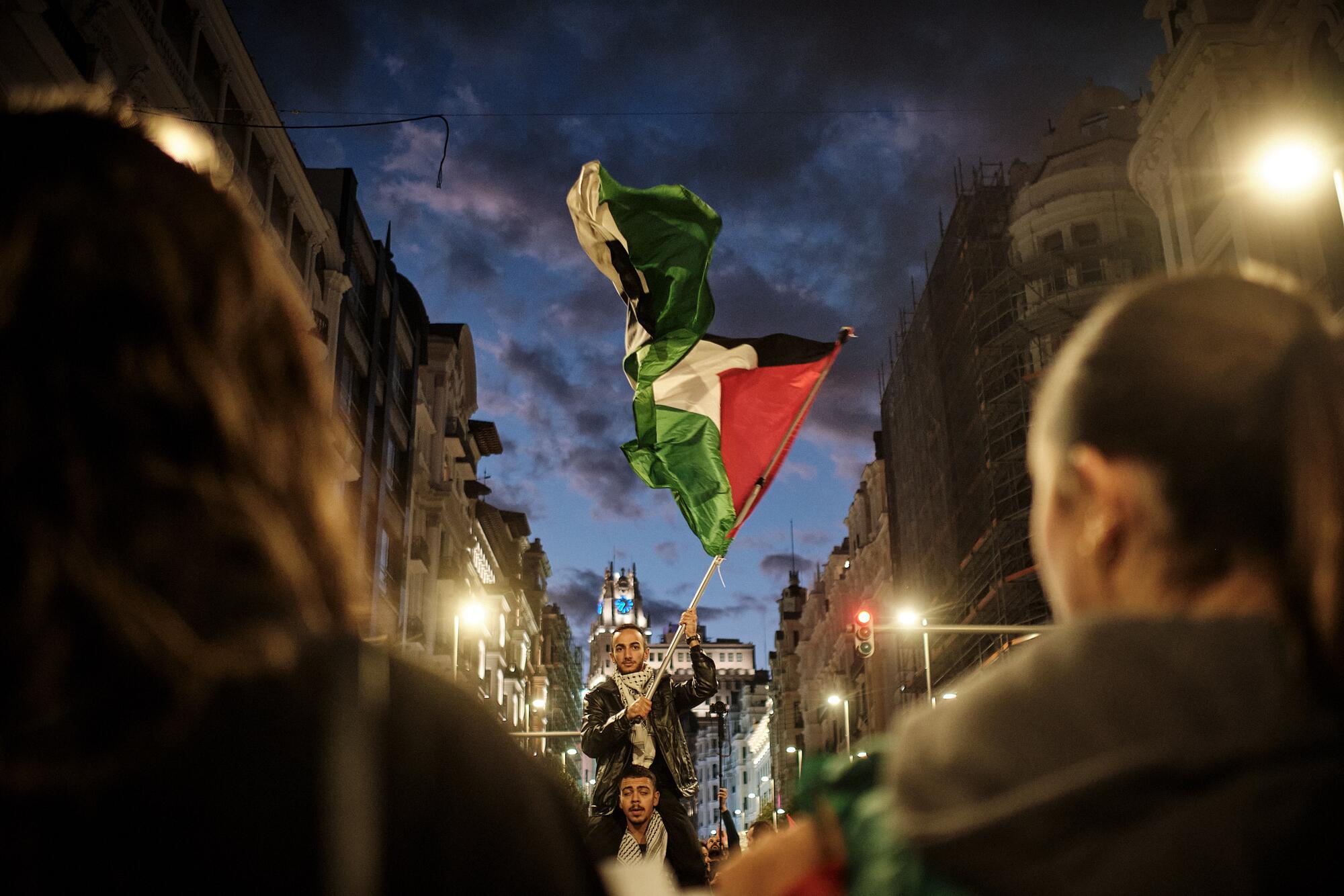 Bandera cerca callao 27s