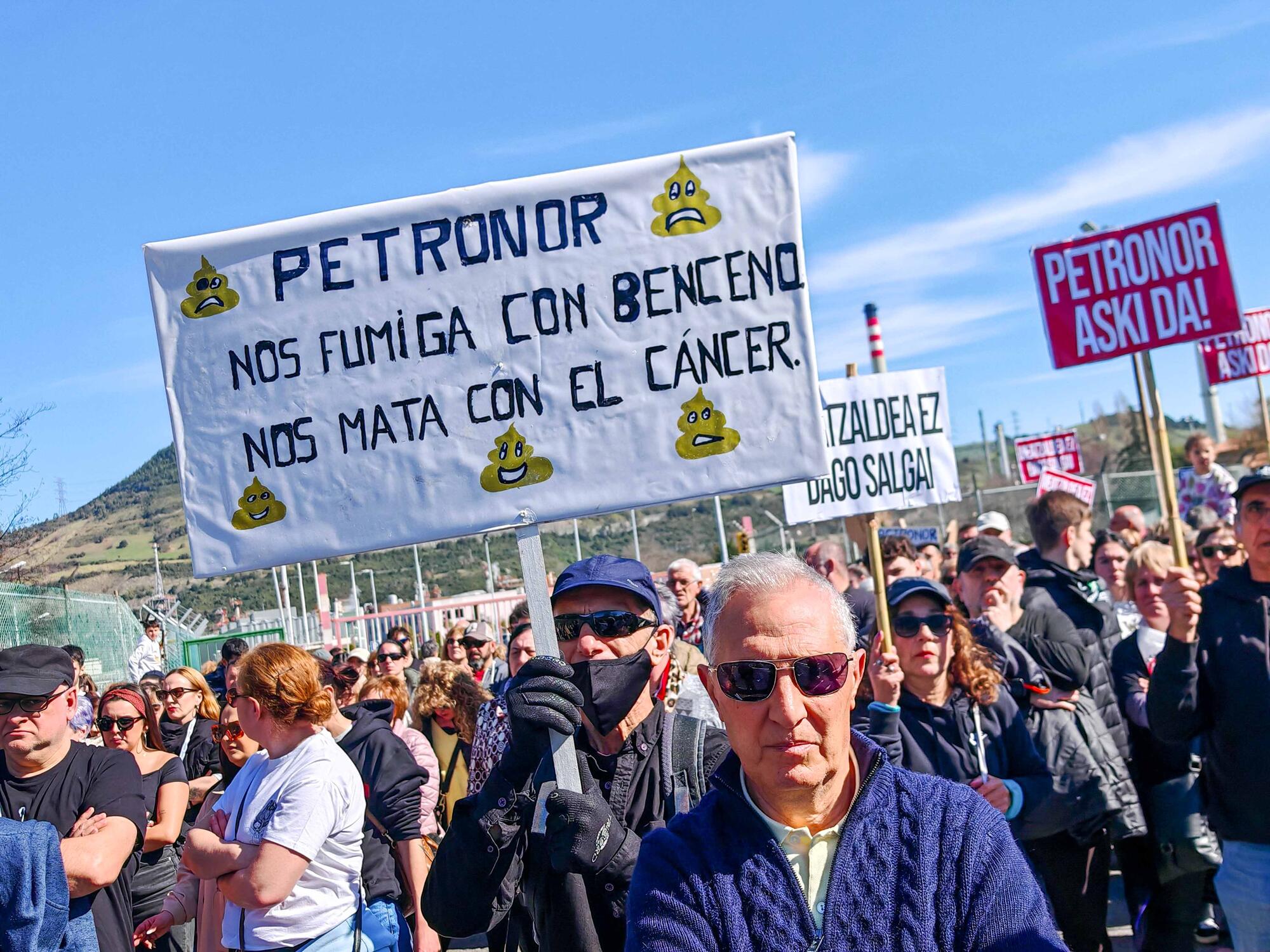 "Petronor nos fumiga con benceno"