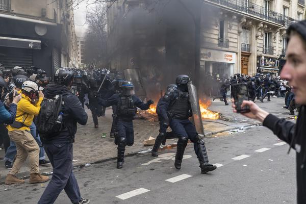 Movilizaciones en París contra la reforma de las jubilaciones - 9