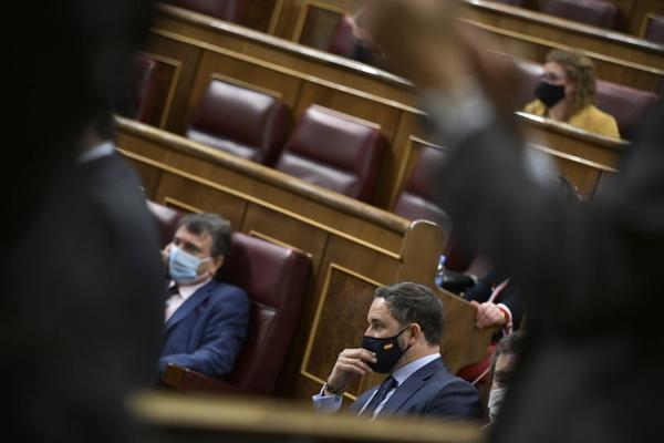 Santiago Abascal durante la mocion
