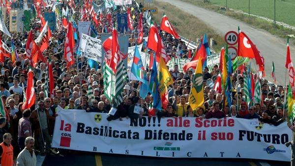 Manifestación 'bandida' en Italia contra los residuos radiactivos. Fuente: Beyond Nuclear international